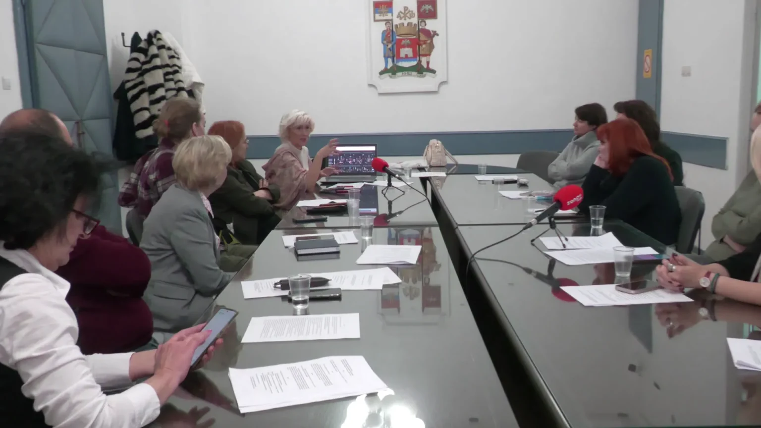 „Novinari 2.0 – AI i budućnost informisanja“ – prva panel diskusija novinara u Nišu (VIDEO) foto - DNN